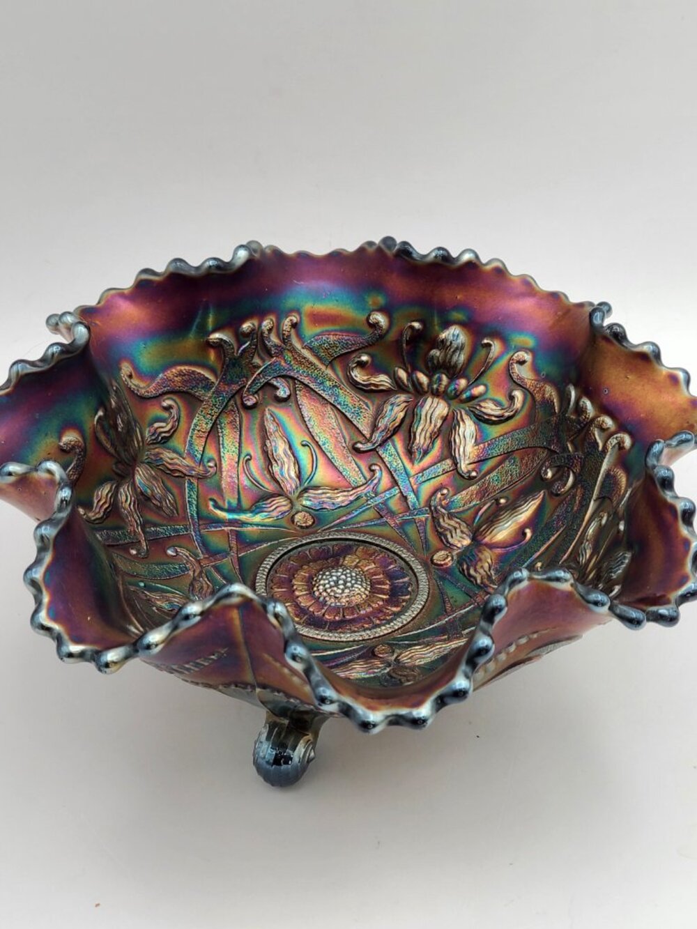 Antique Northwood Amethyst Carnival Glass Wishbone Ruffles Rings Bowl